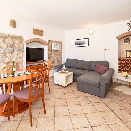 Mediterranean Apartment Korina Башка Экстерьер фото